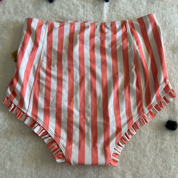 Medium KJ peach stripe ruffle bottoms - Picture 2 of 4